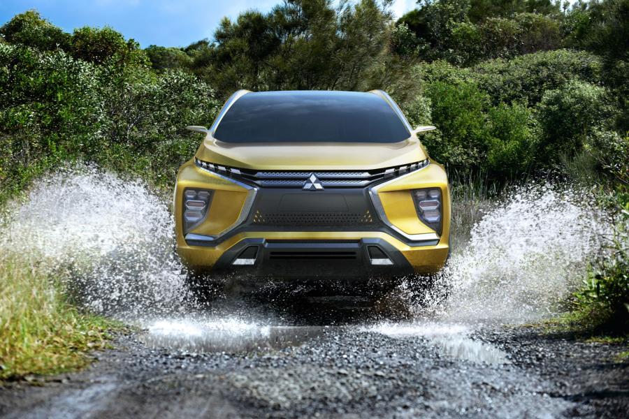  Mitsubishi eX Concept 2015 года  (фото 21 из 33)